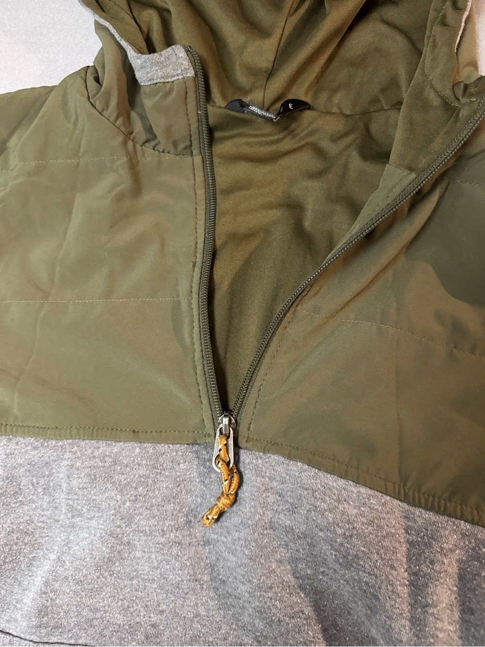 Men's Veece Olive & Gray Hooded Half-Zip Pullover Jacket - Picture 5 of 8